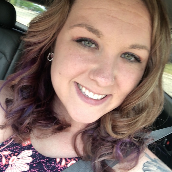 Meet your Posher, Ashley - Picture 1 of 1